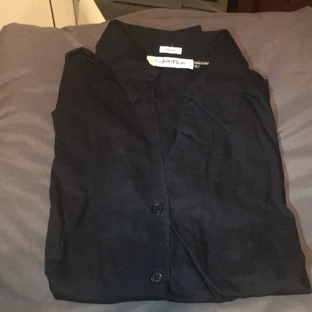 Women’s Calvin Klein long sleeve button down shirt